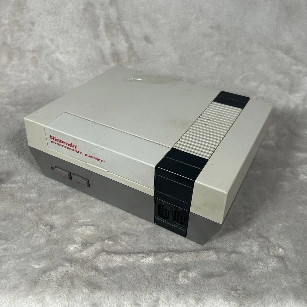 Vintage Nintendo NES-001 Entertainment System Controllers Video Games Lot OEM